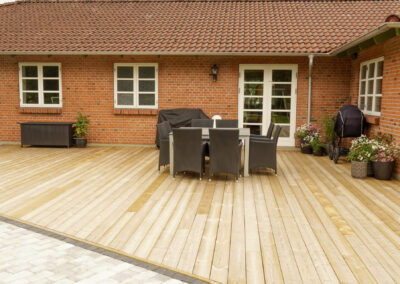 Skrå trykimprægneret terrasse